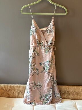 ASTR  Mauve Floral Wrap Dress - Medium